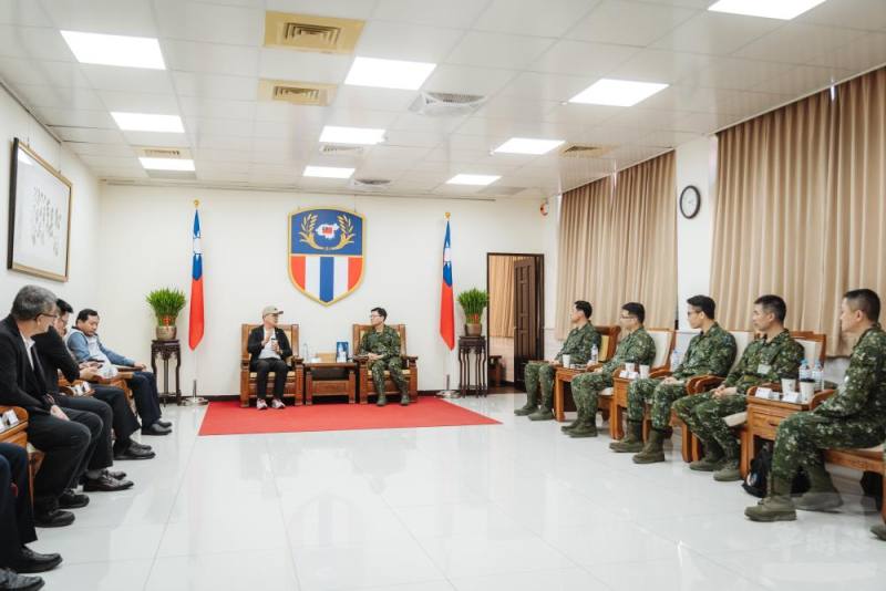 敬軍團慰問陸軍第六軍團指揮部