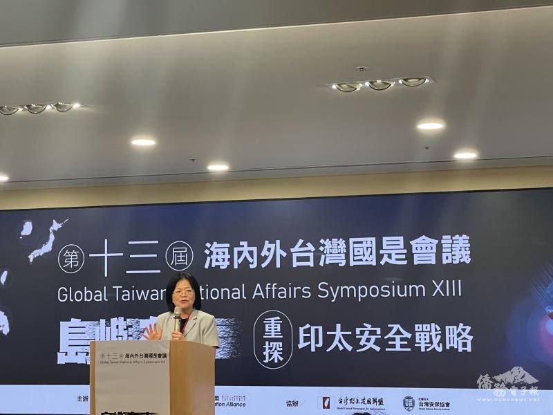 僑務委員會僑民處處長賴麗瑩致詞提到臺灣進步已從硬體設備轉變為民主深化