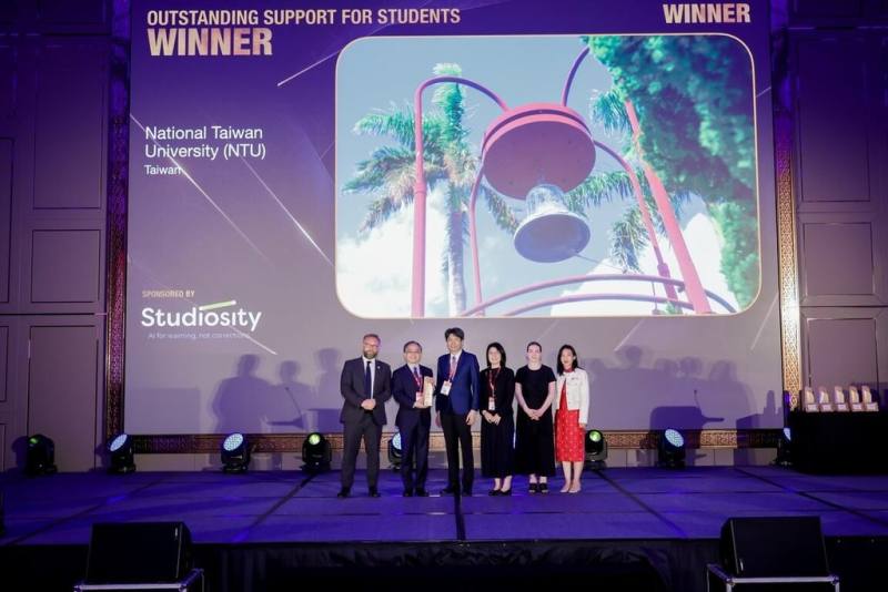 泰晤士高等教育舉辦2025亞洲高等教育峰會，台灣大學首次參賽，從8所競爭學校中脫穎而出，獲得「傑出學生支持獎」。（台大提供）
