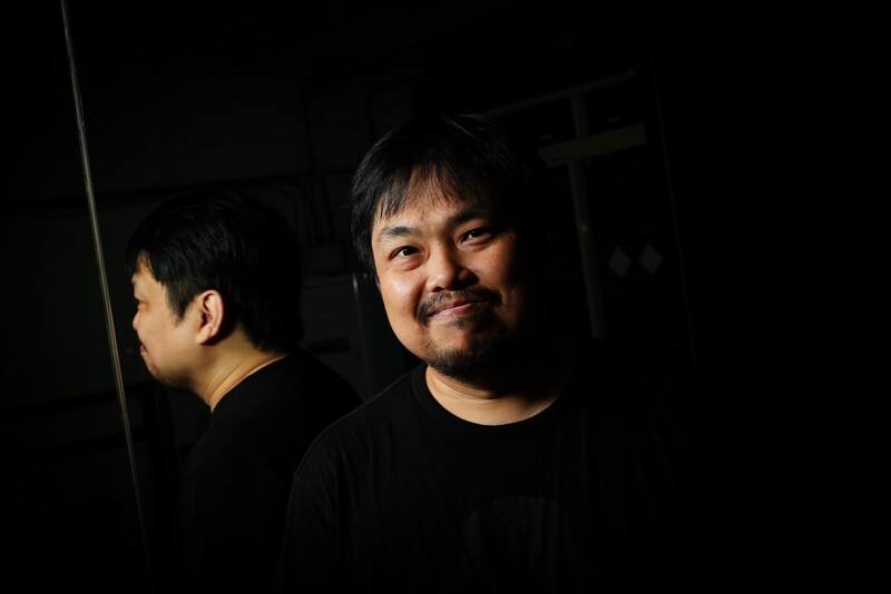 驫舞劇場團長、編舞家蘇威嘉（圖）直率自承是「非典型舞者身材」的表演者、編舞者，還是個「斜槓壯年」，一路走來感謝許多貴人的相助與提攜，讓他被看見、被相信