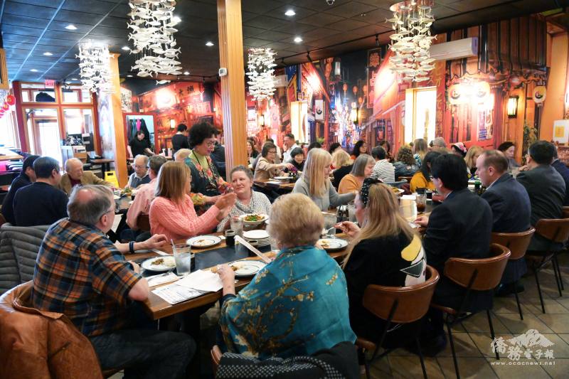 籌備會議在歡欣愉悅的氣氛中進行