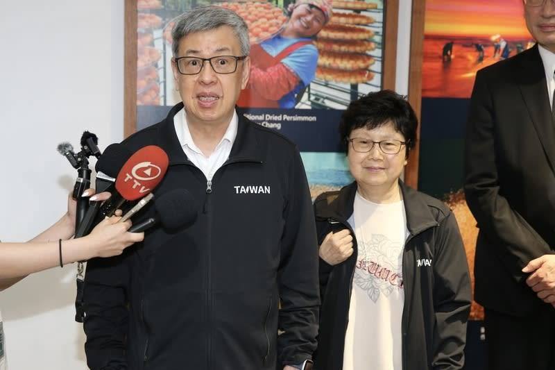 Chen Chien-jen (left) speaks to the press at the airport before boarding Thursday night for Rome to attend Pope Francis' funeral on behalf of President Lai Ching-te. CNA photo, April 24, 2025.