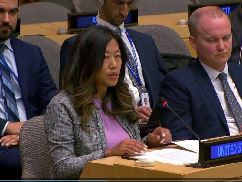 美國駐聯合國副政治參事吳婷（Ting Wu，音譯）23日以中文批評「中國言行不一，說一套做一套」，並指中方濫用聯大第2758號決議試圖孤立台灣。（圖取自聯合國網頁webtv.un.org）