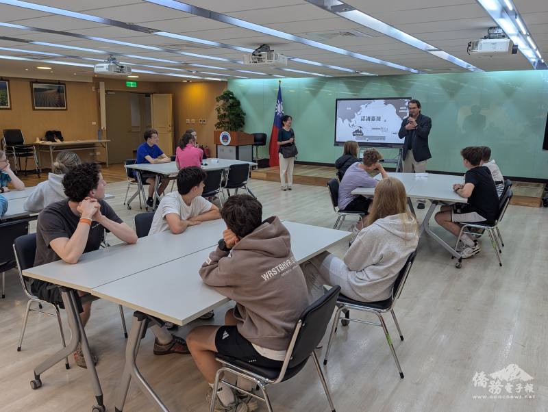 僑委會以認識「臺灣為主題」引導學生討論在臺灣的觀察與體驗