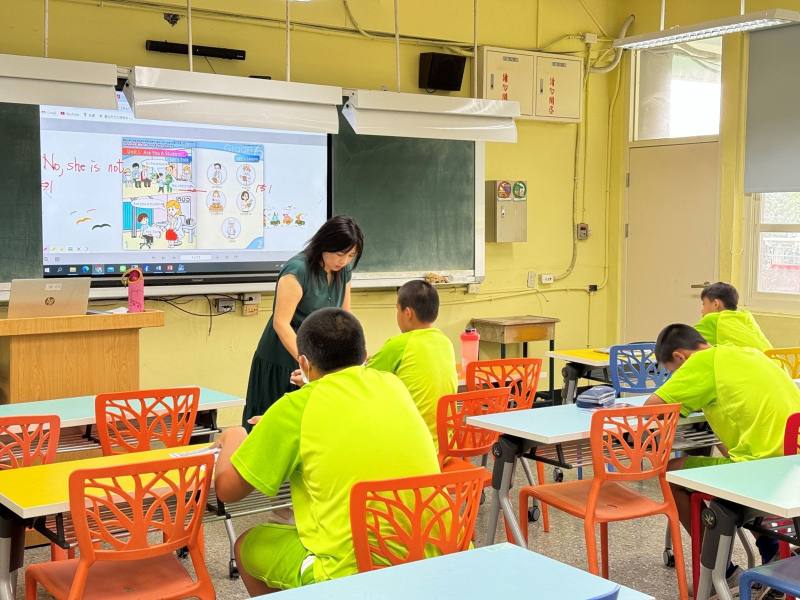 臺北市立大理高中教師督導學生差異化教學