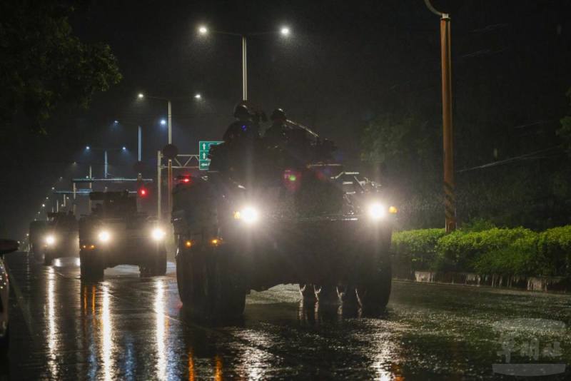 陸軍裝甲584旅聯兵2營於新竹地區實施戰備偵巡。（青年日報提供）