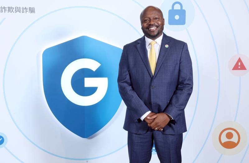 Google全球政府事務與公共政策副總裁懷特（Wilson L. White）接受中央社專訪表示，人工智慧（AI）生成作品的智慧財產權歸屬誰尚未明確，仍在全球討論，需要在激勵創作者、促進AI創新之間找出平衡點