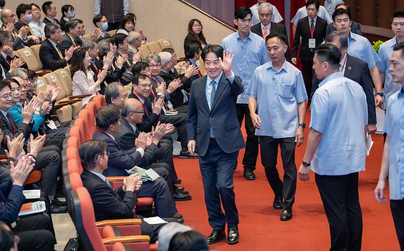 總統出席「2025健康台灣全國論壇」