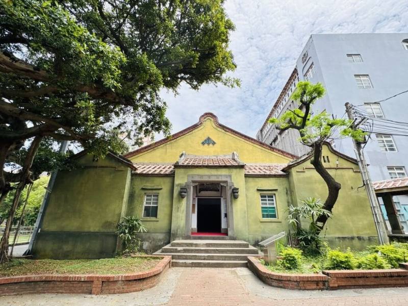 2025雙北世界壯年運動會5月17日登場，淡水古蹟博物館搭世壯運風潮，攜手淡江高中推出「百年老派運動會」專屬導覽團，將開放參觀位在校園內的百年體育館（圖）。（淡水古蹟博物館提供）