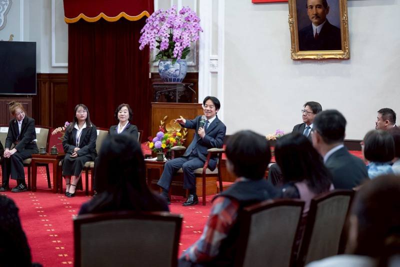 總統接見「114年全國模範勞工、全國模範移工及其眷屬」