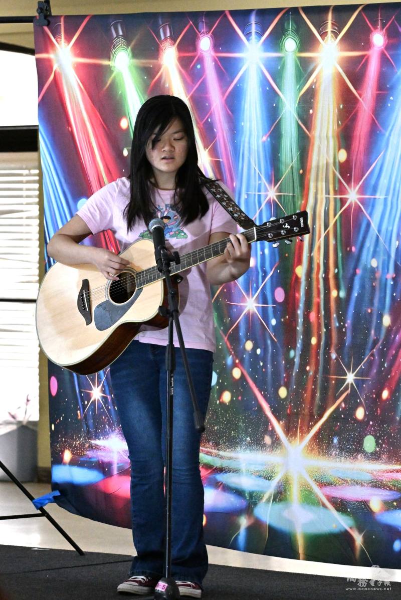 FASCA 洛麗分會學員孔祥堇自彈自唱