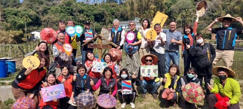 TIPC Chairman Hsien-yi Lee and TIPC colleagues join in conservation activism to protect and sustain