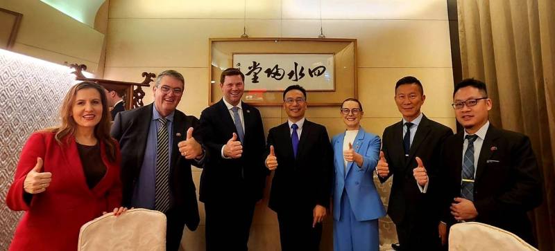 外交部亞東太平洋司司長藍夏禮（右四）偕員代表外交部歡迎澳洲新南威爾斯州議員團訪台