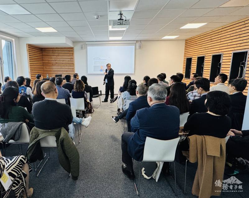 駐德國代表處大使謝志偉博士針對臺灣與德國的趨勢與展望進行演講