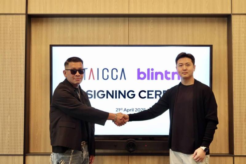 文策院董事長蔡嘉駿(左)與韓國Blintn執行長Peter Choe(右)簽署合作意向書，希望透過數據加乘投資，啟動雙方內容產業上合作，放大IP市場價值。(文策院提供)