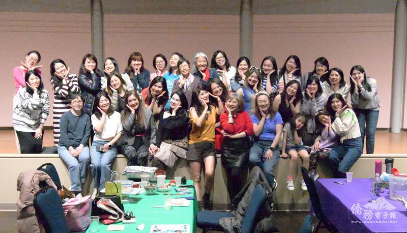 芝加哥臺灣小姐媽媽俱樂部聯歡派對全體合影