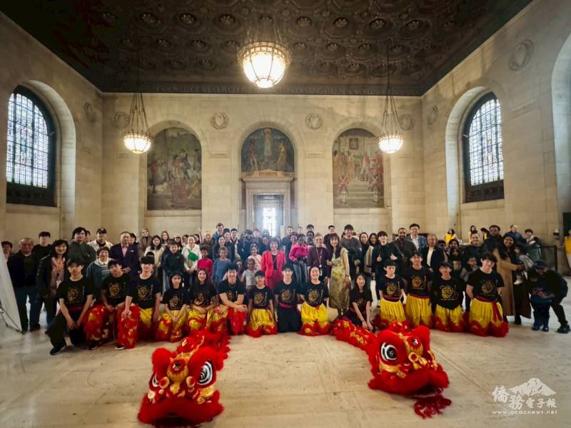 MAPAAC委員蔣序龍、大底特律臺商會會長薛淑玲、世華美中分會會長黃麗音、僑務諮詢委員李維灝、僑務促進委員辜耀先、密西根人文協會秘書長司徒達森、2025密西根文化大使獎得主莊天彬、王元蕙，以及密西根大學同學會會長劉炫伯、副會長顏安等多位僑領到場支持 (謝雅玲提供)