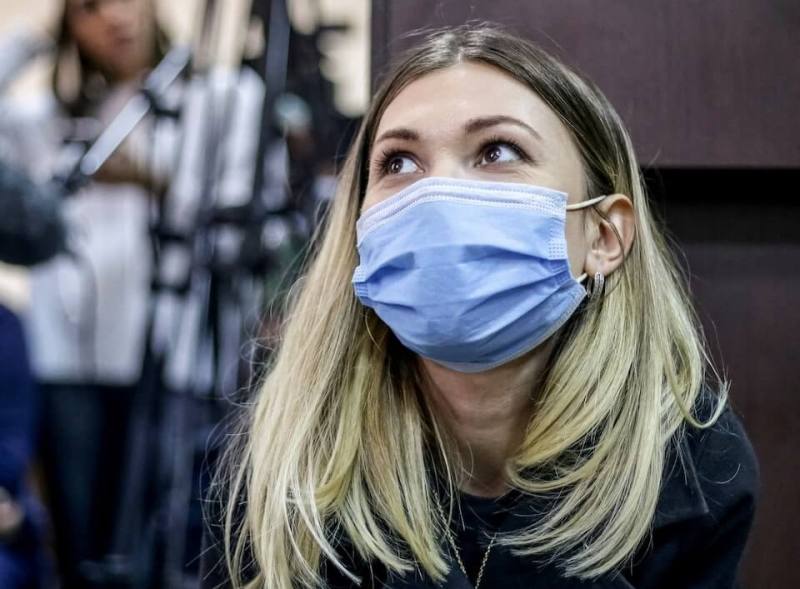 烏克蘭記者羅什奇娜2021年出席一場法庭聽審。（路透社）