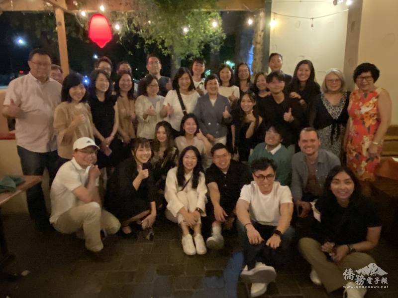 徐佳青與亞利桑那州臺灣同鄉會合影