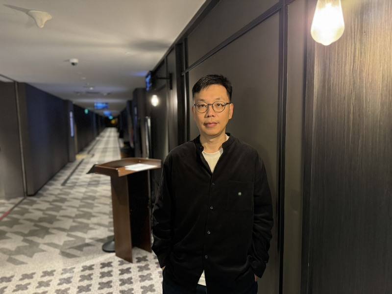 紀錄片「書店裡的影像詩：第三季」在新加坡華語電影節播映，導演侯季然接受中央社訪問