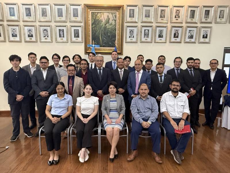 由台灣和瓜地馬拉政府共同推動的「半導體技職班」培訓計畫，共同遴選出28位學員，將在5月起到台灣接受3週密集培訓