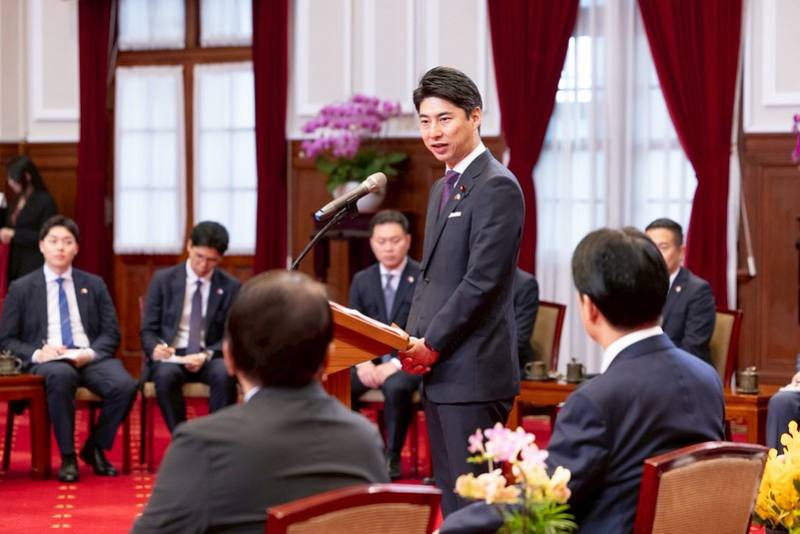 Japan's Liberal Democratic Party Youth Division Director Nakasone Yasutaka delivers remarks at a meeting with President Lai.