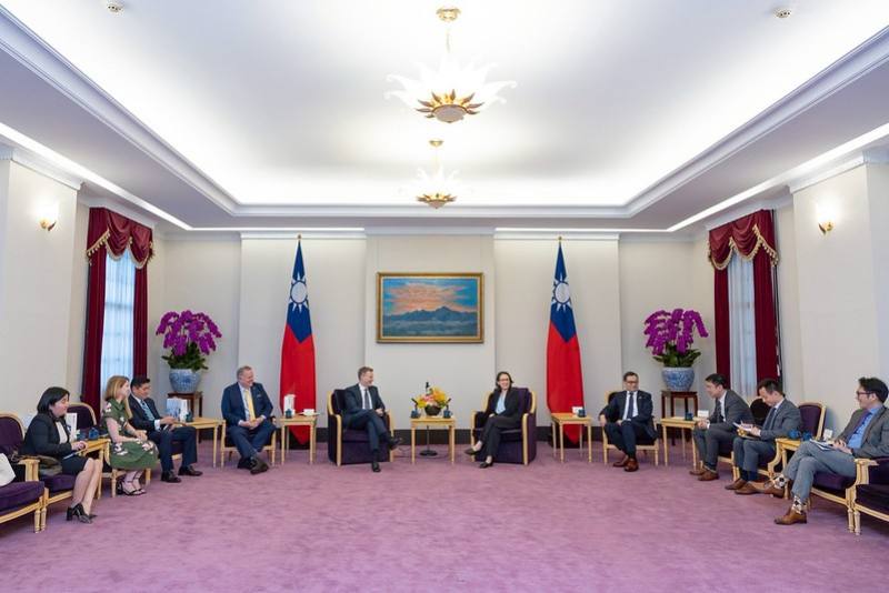 副總統接見美國智庫「大西洋理事會」共和黨策士團