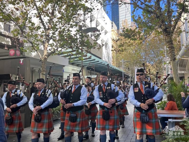 ANZAC Day  伯斯市區遊行的蘇格蘭風笛樂隊