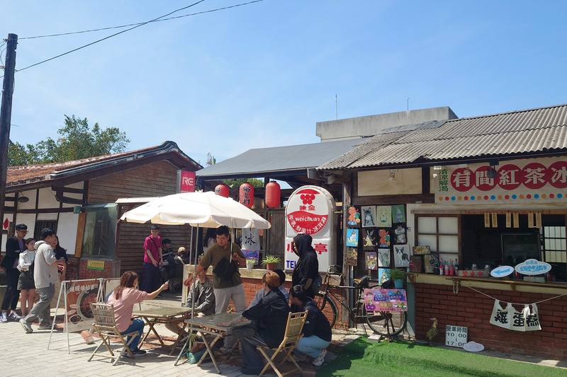 台南市後壁區菁寮老街留有早年農村人文歷史風貌，成為高人氣景點，吸引不少遊客造訪。
