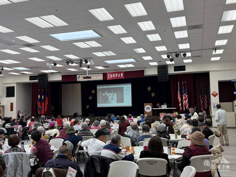 老師林清雯介紹臺灣傳統歌謠史