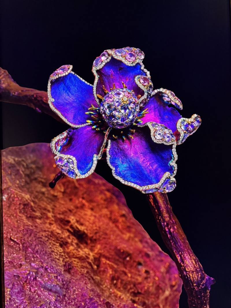 《永恆花園：陳智權鈦金藝術展》作品局部（駐休士頓臺灣書院提供）