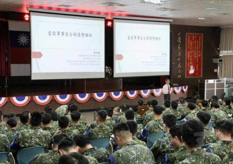 陸軍通訓中心日前舉辦「當前軍事安全新情勢解析」座談，提升整體防衛安全意識。（通訓中心提供）