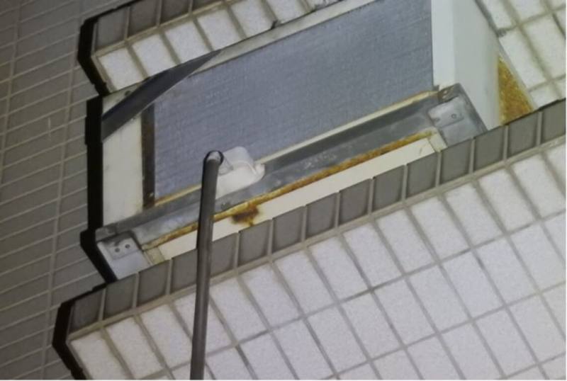 高雄市政府環保局指出，冷氣機滴水問題為集合式住宅常見公害陳情案件，呼籲民眾應儘早檢查與維修冷氣設備，避免因冷氣排水未妥善處理導致滴水外漏，影響環境衛生，也可能遭鄰里檢舉並面臨罰鍰，共同守護宜居環境。（高雄市政府環保局提供）
