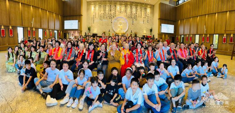 與會貴賓信眾合影留念