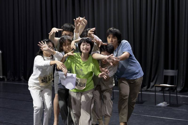 香港資深導演林奕華最新舞台劇「梁祝的繼承者們之自畫像」，8月底將在台灣演出3場，每場限量400席位。（果實文教基金會提供）