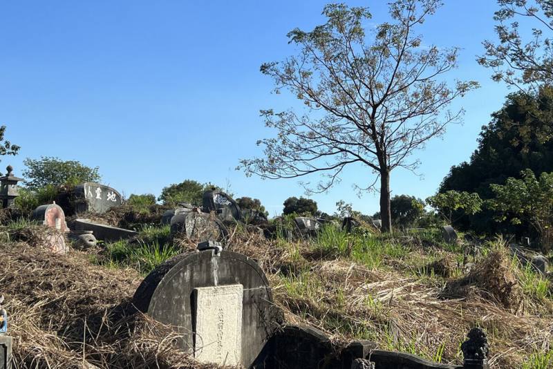 台南市文化資產審議會決議南山公墓不登錄為文化景觀，將轉型為一處市民可以親近的「生命教育園區」。（台南市文化局提供）