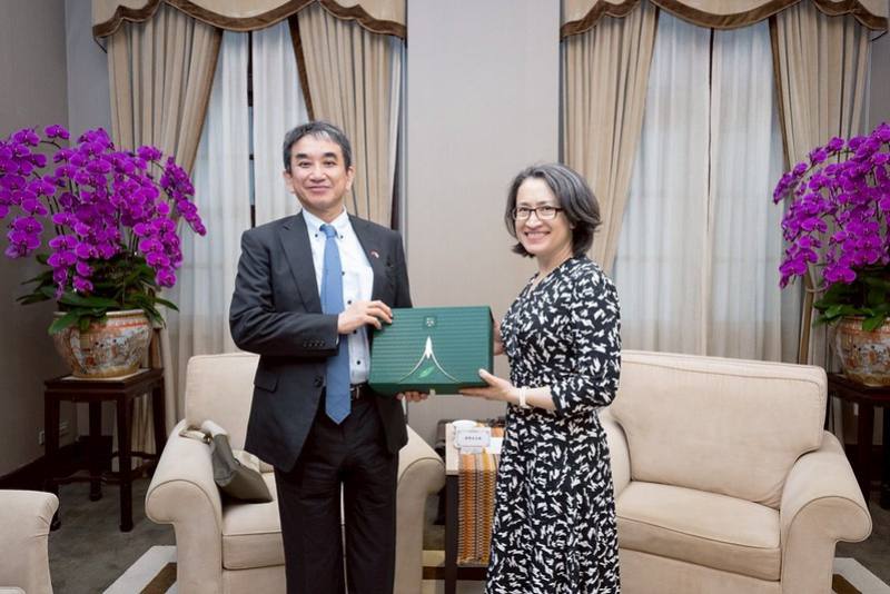 蕭美琴副總統5日下午接見日本立命館大學教授垂秀夫乙行