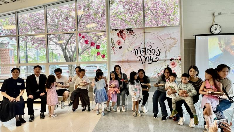 慈濟人文學校家長及師生合影