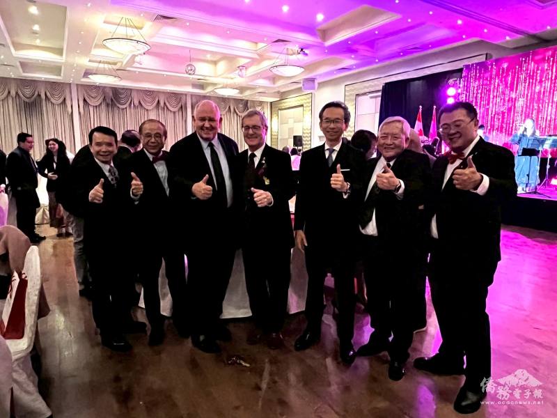 當晚政商雲集，加拿大聯邦參議員Michael L. MacDonald、國會議員Jamie Schmale、前議員Bob Saroya、安省省議員Daisy Wai，以及多位市長與市議員親臨現場，展現對臺灣僑社的支持與肯定
