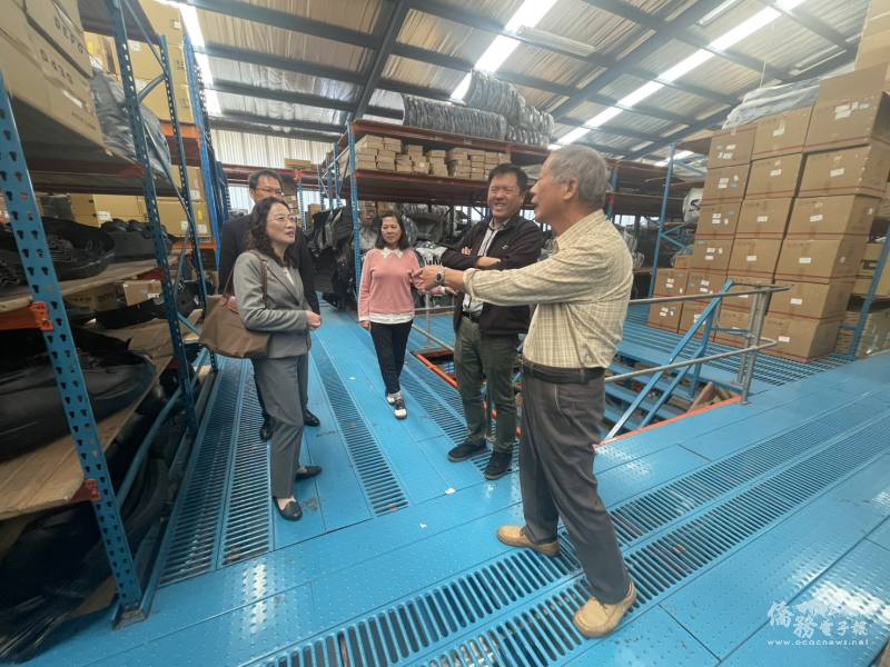 參觀公司集貨倉儲及發貨中心
