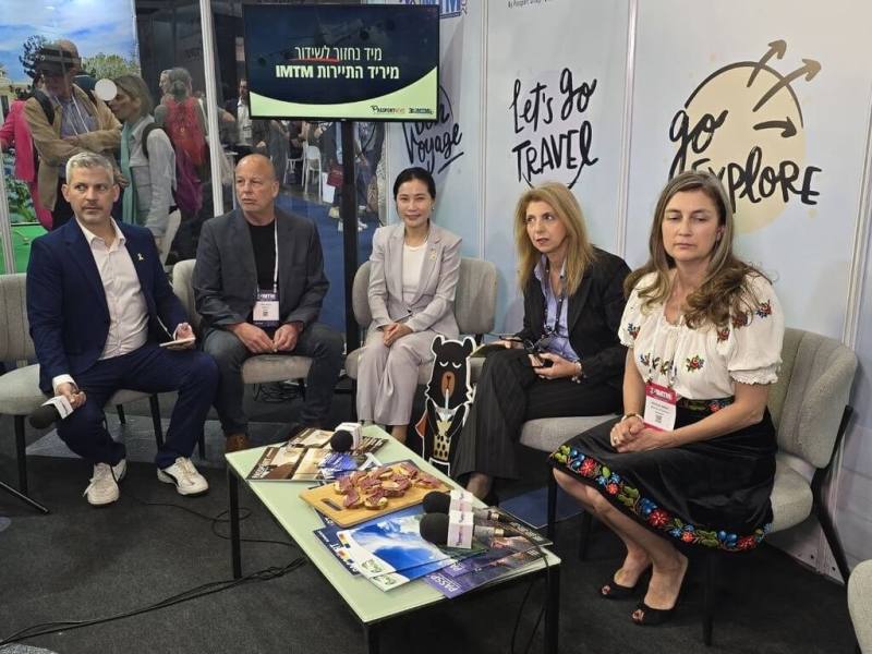 展期兩天的「2025地中海旅展」7日在特拉維夫展覽館開幕。駐以色列代表李雅萍（中）應邀參加旅展主辦單位安排的網路直播節目，與德國、賽普勒斯及羅馬尼亞等國主管旅遊官員同台受訪。（駐以色列代表處提供）