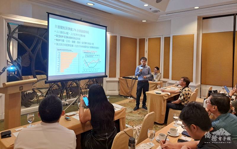 2021年全球青商潛力之星得主林志緯，於講座中分享房地產投資實務與創業經驗，鼓勵青年僑胞勇於挑戰