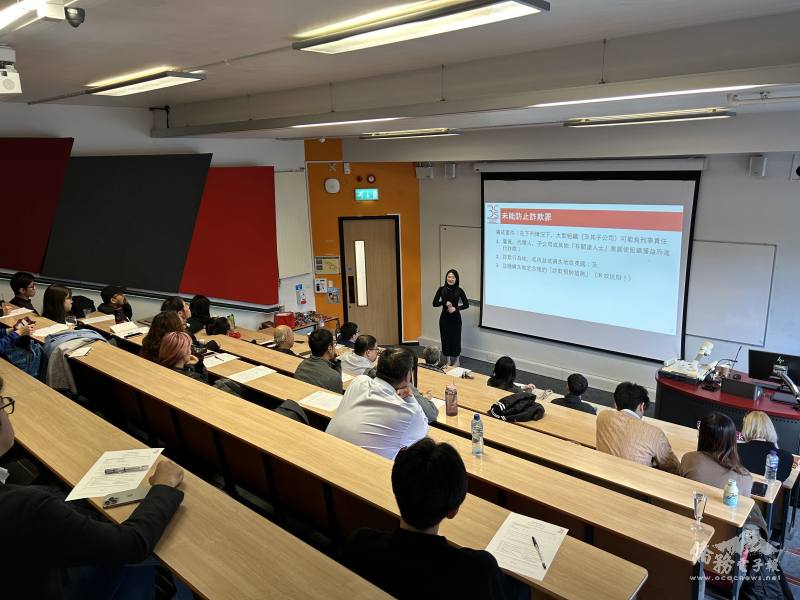 倪煥淑與勞動法資深律師 Jo Cullen 一同在現場協助諮詢（英國臺灣青年商會提供）