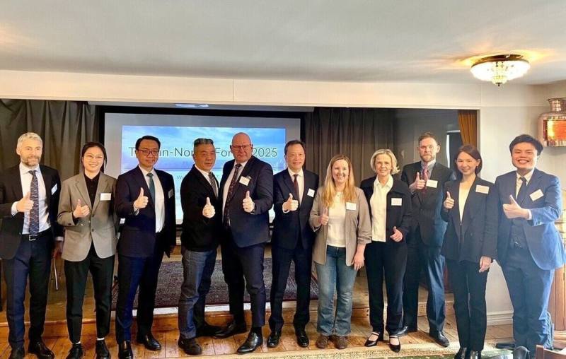 駐瑞典代表谷瑞生（中）應邀參加「台灣－北歐論壇」，呼籲理念相近國家於今年世界衛生大會（WHA）為台灣發聲爭取參與。（駐瑞典代表處提供）