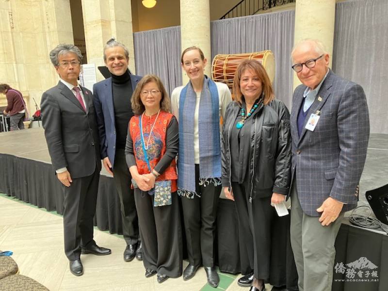 （左至右）日本駐底特律總領事Hajime (Jimmy) Kishimor、DIA館長Salvador Salort-Pons、密西根州亞太裔美國人事務委員會委員兼底特律美術館亞洲藝術文化之友理事竇惠娟、DIA亞洲及伊斯蘭世界藝術副策展人Katherine Kasdorf、底特律美術館亞洲藝術文化之友會長Jumana Cooper、韓國名譽領事David Roden