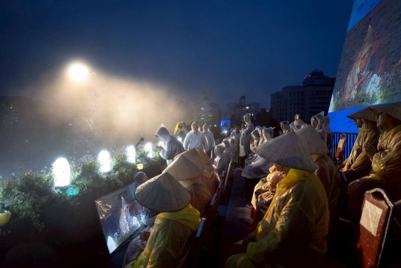 總統出席「2025年佛誕浴佛·孝親感恩祈福會」