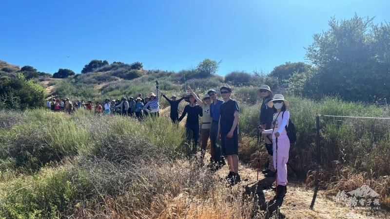 組成浩蕩健行隊伍的臺灣鄉親，是推動臺灣參與WHA的尖兵