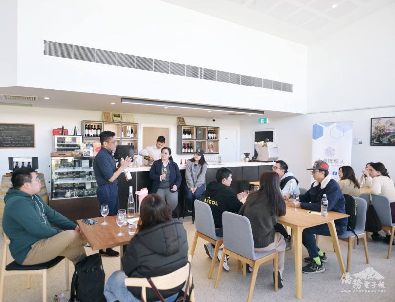 酒莊代表分享創業故事與釀酒哲學，現場交流熱絡