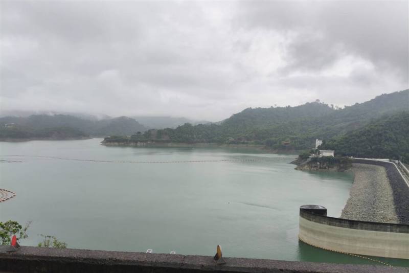 台南地區受鋒面影響出現降雨，曾文水庫集水區11日降雨量超過50毫米，使曾文水庫蓄水率重回6成。（南區水資源分署提供）