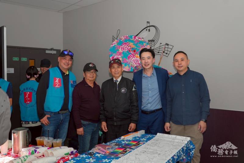 大洋洲客屬總會總會長江文通先生(圖中)特別率領理監事團隊從奧克蘭南下基督城，將臺灣的客家文化元素帶到南島，為現場注入濃厚的客家鄉情